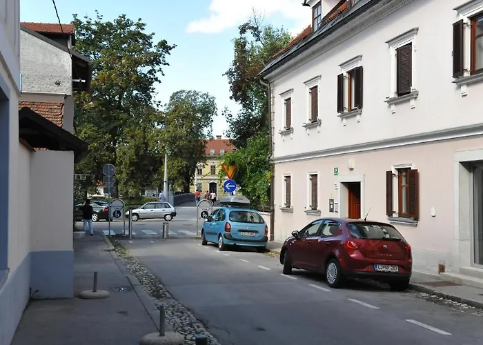 Spacious 2-bedroom Zabjak With Ac Tour As