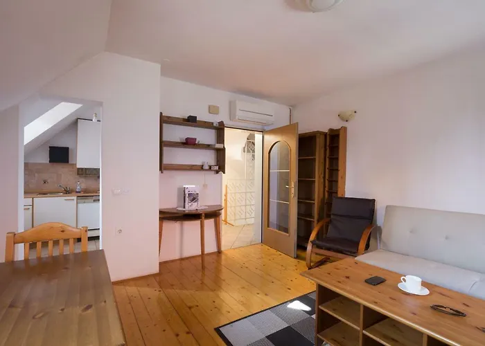 Spacious 2-bedroom Zabjak With Ac Tour As